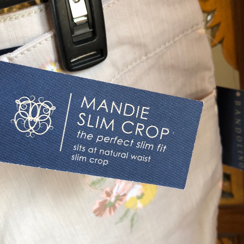 NWT Bandolino Floral Print Mandie Pants Size 12p - Picture 3 of 5